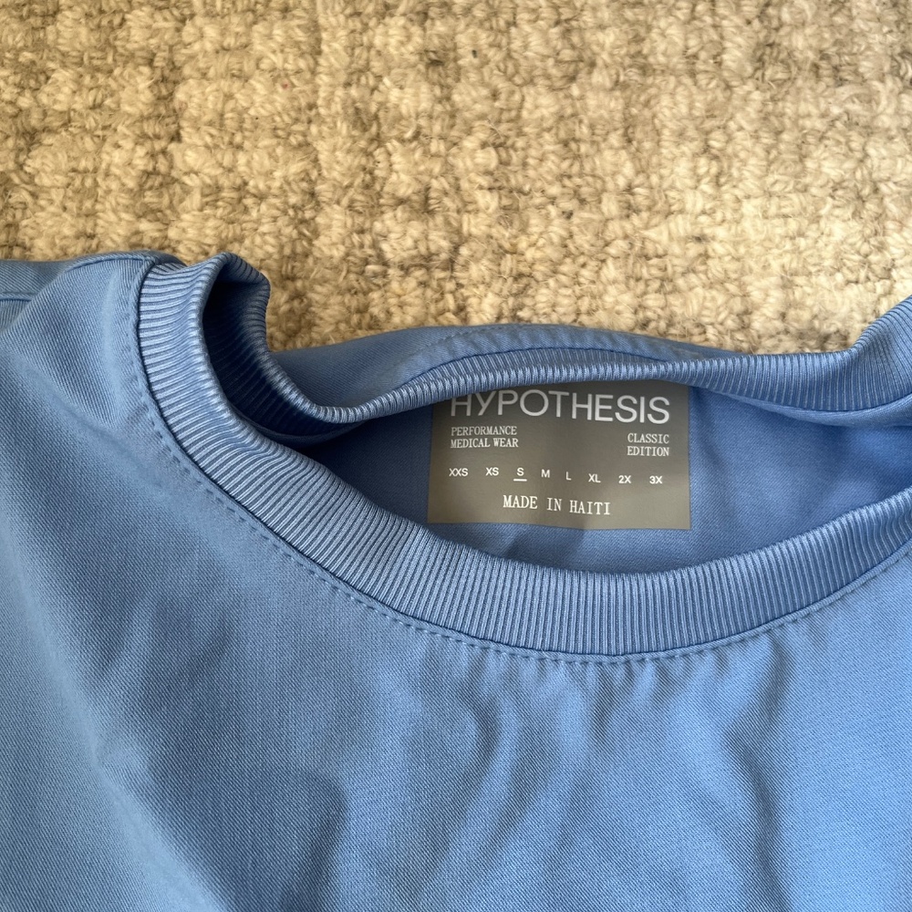 Ciel Blue scrub top S - Picture 2 of 3